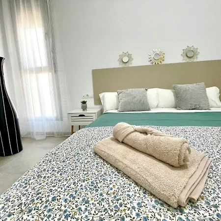 Gatu Villa Camarote Con Vistas Al Mar , Preferente Mayores De 25 Anos Y Familias Cadiz Exterior photo