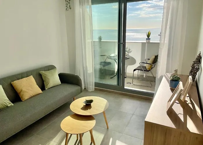 Gatu Villa Camarote Con Vistas Al Mar , Preferente Mayores De 25 Anos Y Familias